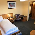 Schwarz Hotell 3*