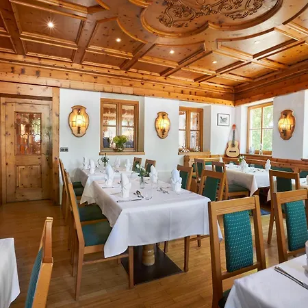 Hotel Schwarz Mehring (Bavaria)