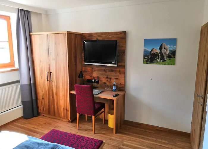 Hotel Schwarz Mehring (Bavaria)